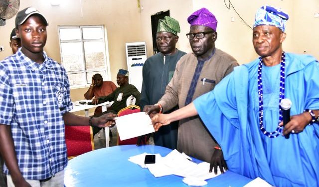 Dangote Granite Mines awards bursaries to students in Ijebu Igbo