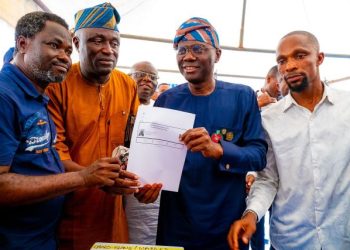Sanwo-Olu performs APC e-registration in Lagos
