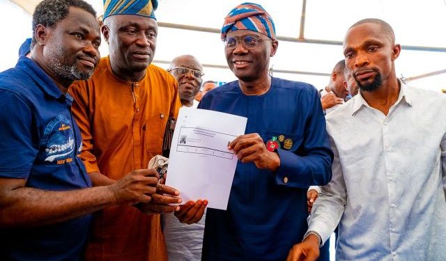 Sanwo-Olu performs APC e-registration in Lagos