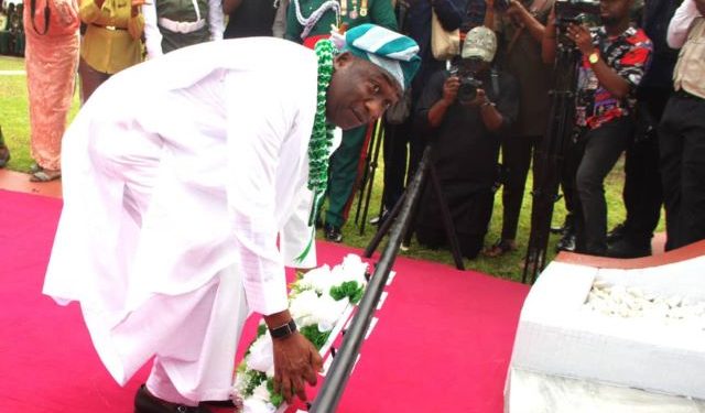 Sanwo-Olu pledges unwavering support to Armed Forces, honors fallen heroes in Lagos