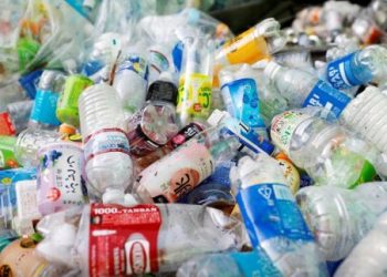 Australian scientists use sunlight to convert plastic waste into clean fuels