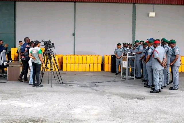 Nigeria Customs  intercepts smuggled vegetable oil, tyres worth N273.7m in Calabar
